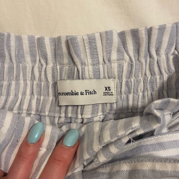 Abercrombie linen blend tie waist shorts - Picture 3 of 4